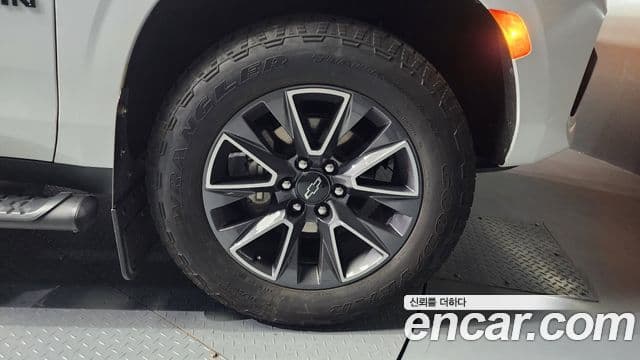 Chevrolet Suburban, 2021 все фото