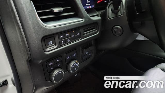 Chevrolet Suburban, 2021 17