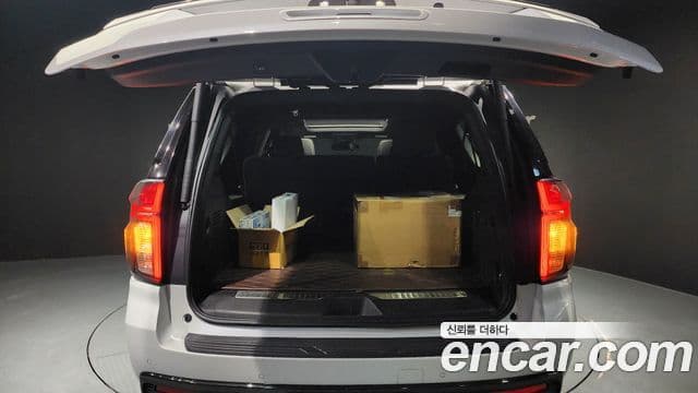 Chevrolet Suburban, 2021 20