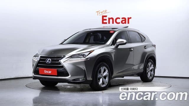 Lexus NX300h Executive, 2015 1