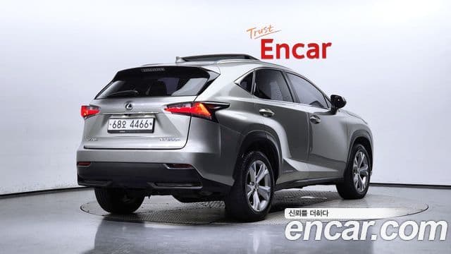 Lexus NX300h Executive, 2015 2