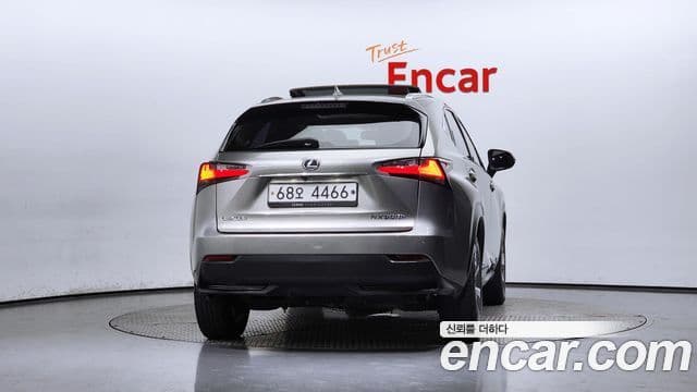 Lexus NX300h Executive, 2015 4