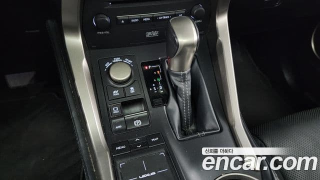 Lexus NX300h Executive, 2015 9