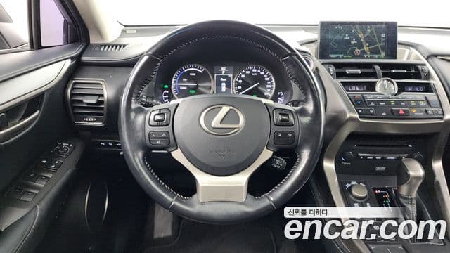 Lexus NX300h Executive, 2015 13