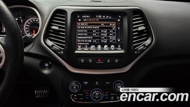 Jeep Cherokee(KL) 2.4 Longitude high AWD, 2018 16