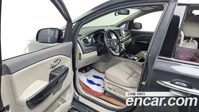 Kia All New Carnival Noblesse, 2016 10