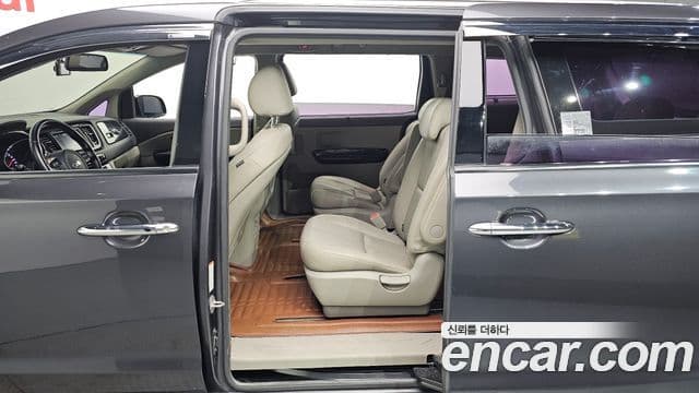Kia All New Carnival Noblesse, 2016 11
