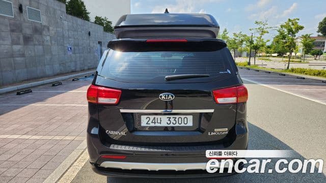 Kia All New Carnival VIP, 2016 4