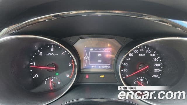 Kia All New Carnival VIP, 2016 10