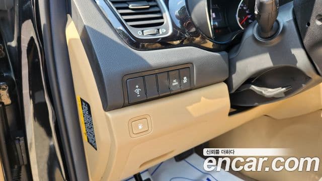 Kia All New Carnival VIP, 2016 15