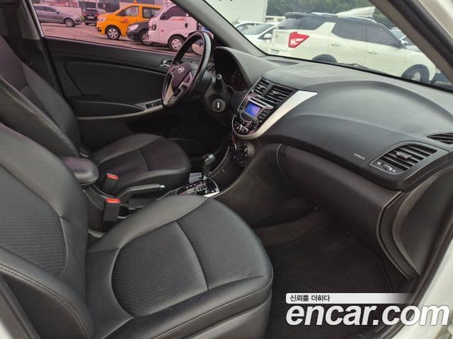 Hyundai Accent(новый кузов / новое поколение) Modern, 2015 17