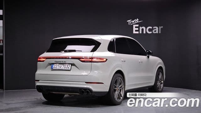Porsche Cayenne (PO536) 4.0 турбо, 2023 2