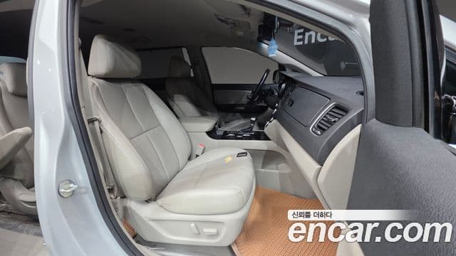 Kia The / новый New Carnival Noblesse, 2019 10