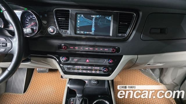 Kia The / новый New Carnival Noblesse, 2019 15