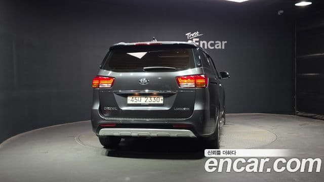 Kia All New Carnival VIP, 2018 4