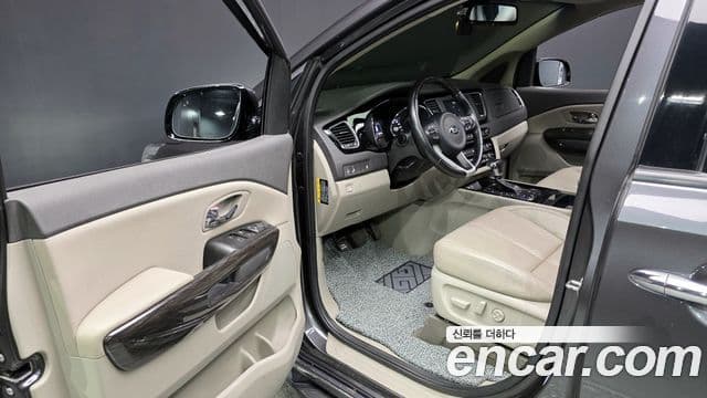 Kia All New Carnival VIP, 2018 10