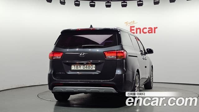 Kia All New Carnival Noblesse, 2016 4