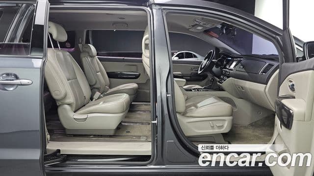 Kia All New Carnival Noblesse, 2016 12