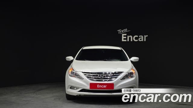 Hyundai YF Sonata Premier, 2011 3