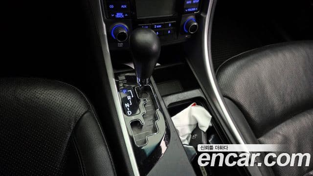 Hyundai YF Sonata Premier, 2011 9