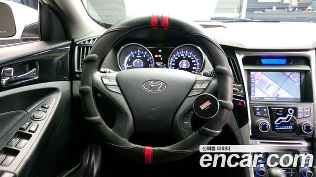 Hyundai YF Sonata Premier, 2011 13