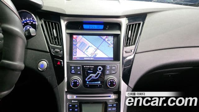 Hyundai YF Sonata Premier, 2011 18