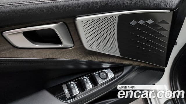 Kia K8 гибрид Noblesse, 2023 18