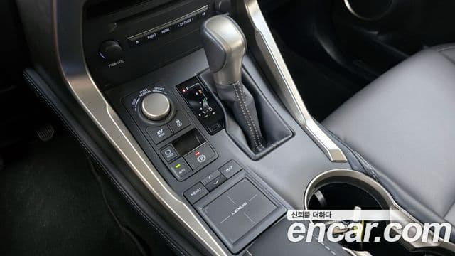 Lexus NX300h Supreme, 2017 9