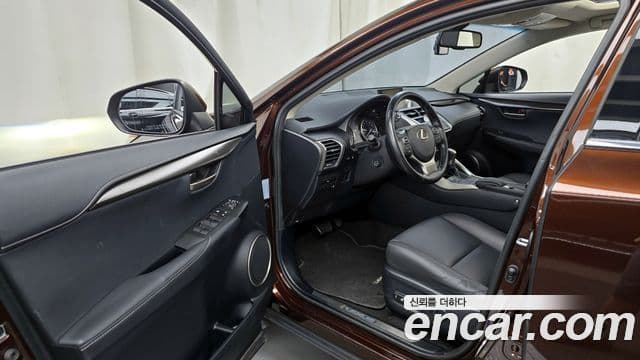 Lexus NX300h Supreme, 2017 10