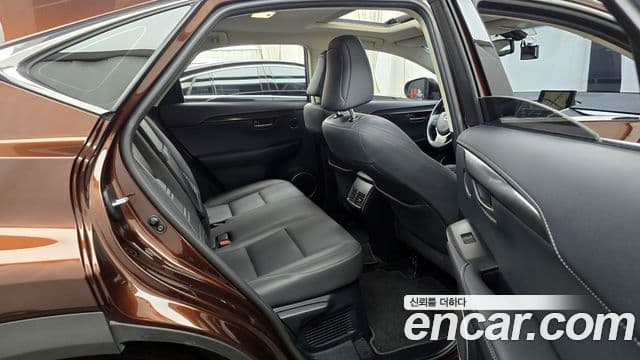 Lexus NX300h Supreme, 2017 12