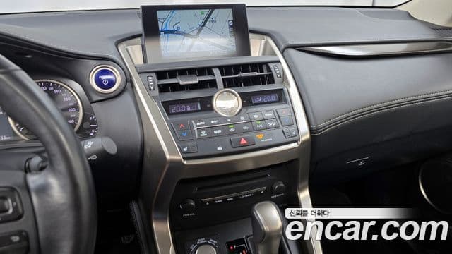 Lexus NX300h Supreme, 2017 14