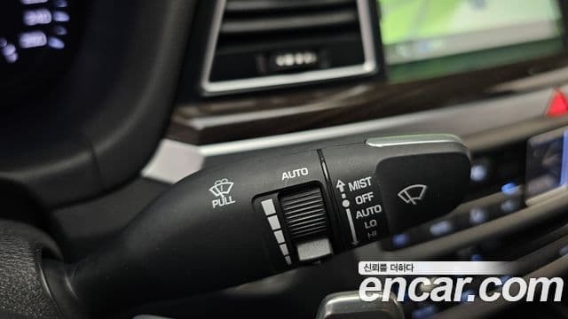 Genesis G80 Premium Luxury, 2017 17