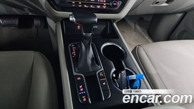 Kia The / новый New Carnival Luxury, 2020 9