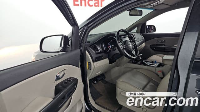 Kia The / новый New Carnival Luxury, 2020 11