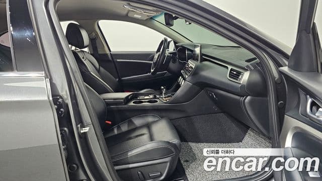 Genesis G70 Advanced, 2018 10