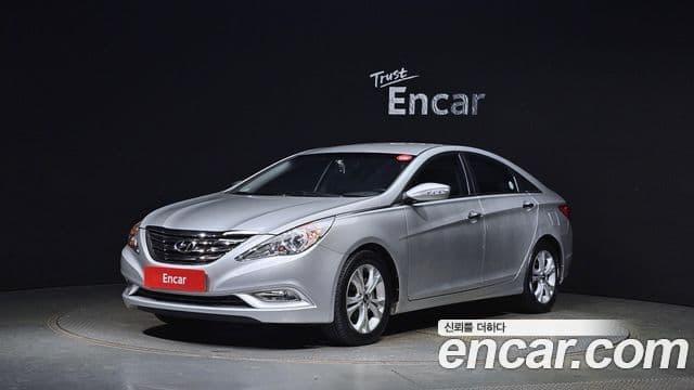 Hyundai YF Sonata LPI Premier(для людей с инвалидностью), 2010 1