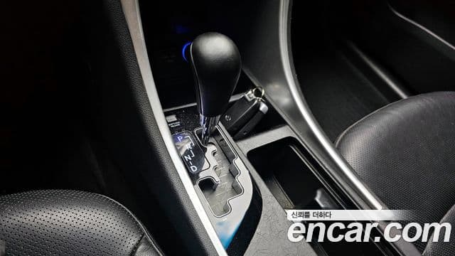 Hyundai YF Sonata LPI Premier(для людей с инвалидностью), 2010 9