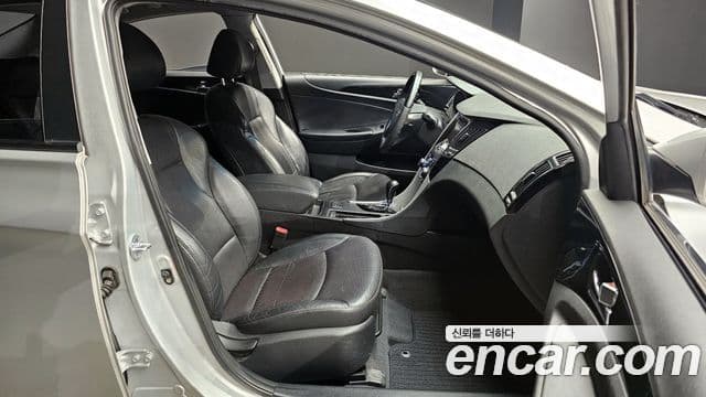 Hyundai YF Sonata LPI Premier(для людей с инвалидностью), 2010 11