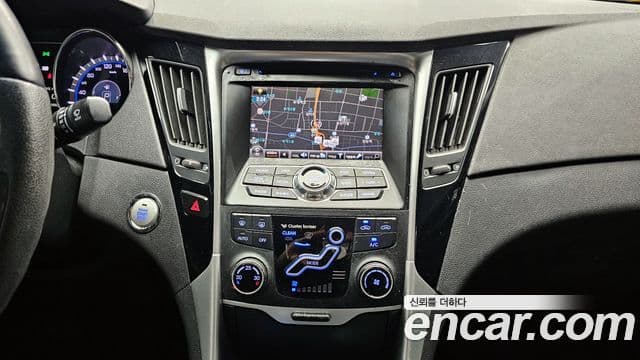 Hyundai YF Sonata LPI Premier(для людей с инвалидностью), 2010 14