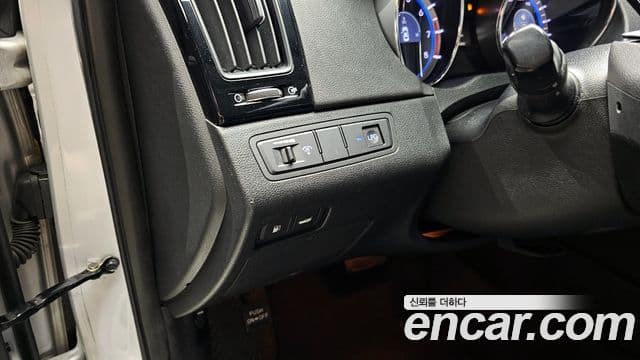 Hyundai YF Sonata LPI Premier(для людей с инвалидностью), 2010 16