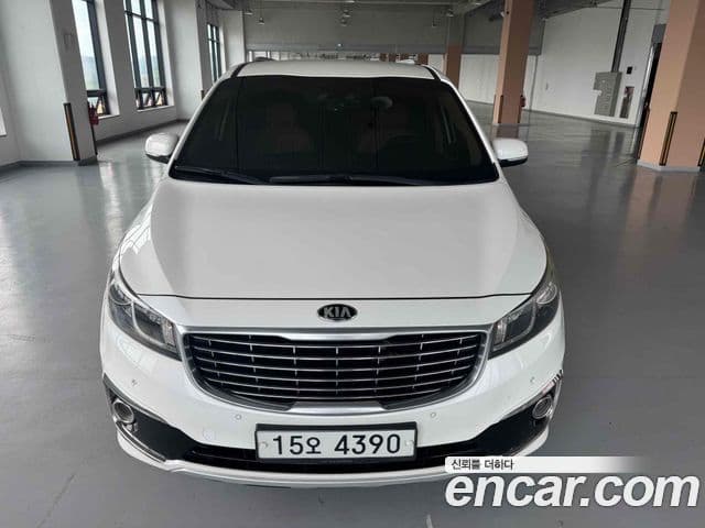 Kia All New Carnival Prestige, 2015 3