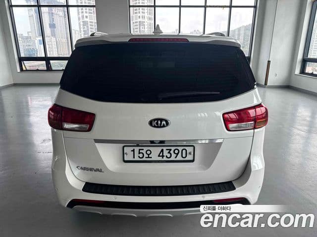 Kia All New Carnival Prestige, 2015 4