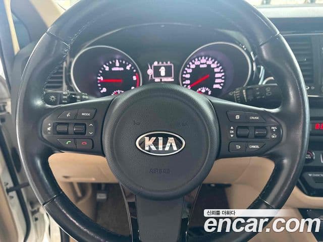 Kia All New Carnival Prestige, 2015 14