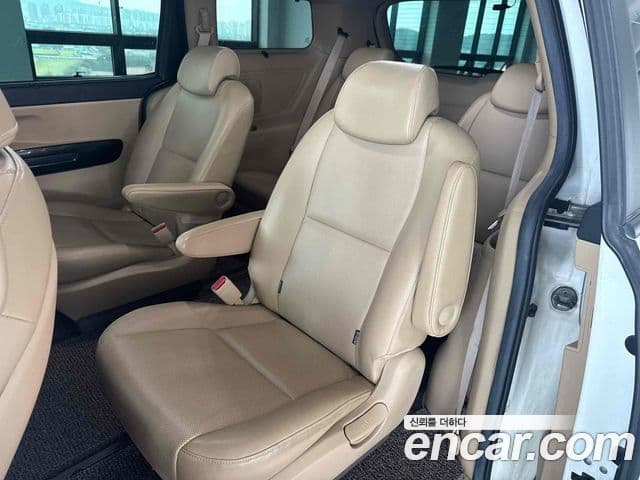 Kia All New Carnival Prestige, 2015 18