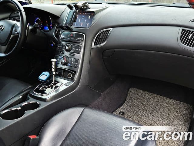 Hyundai Genesis купе 200 турбо R, 2011 7