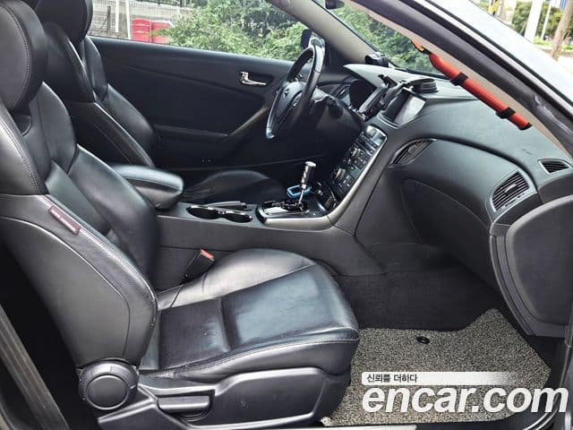 Hyundai Genesis купе 200 турбо R, 2011 10
