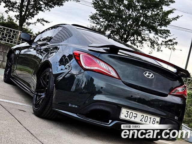 Hyundai Genesis купе 200 турбо R, 2011 12