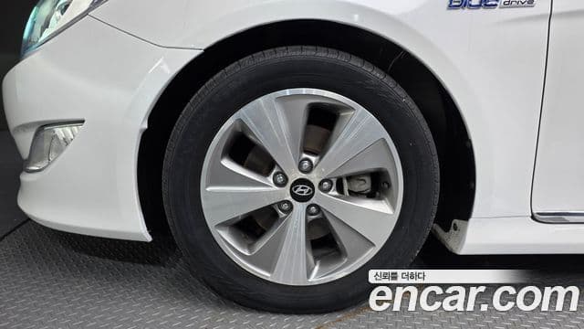 Hyundai Sonata гибрид Royal, 2012 все фото