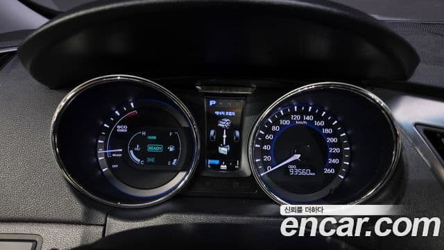 Hyundai Sonata гибрид Royal, 2012 8