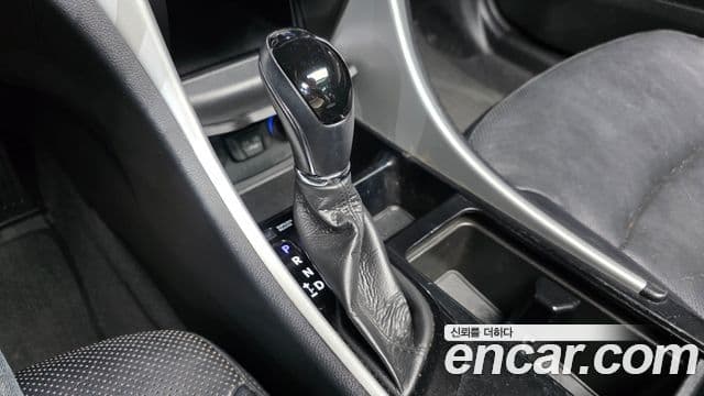 Hyundai Sonata гибрид Royal, 2012 9